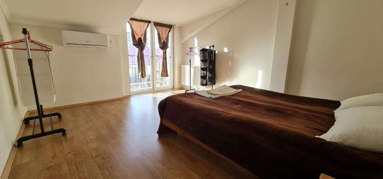 Duplex Apartment In The City Center Tiflis Exterior foto